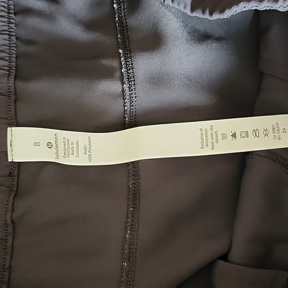 EUC Lululemon On the Fly Crop 23" in Black. - Picture 5 of 6